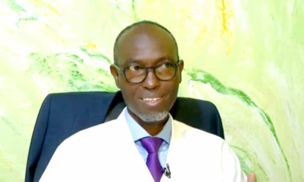 COVID-19 - Moussa Seydi tance les anti-vaccins