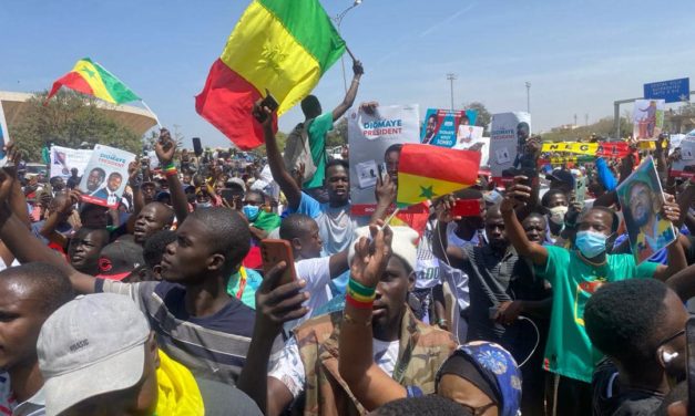 RASSEMBLEMENT DU FRONT DE LA RESISTANCE - Des échauffourées mettent fin à la manif