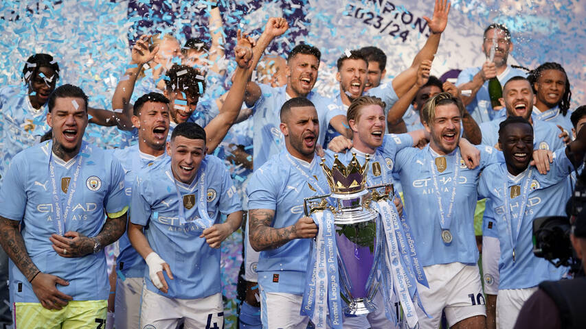 PREMIER LEAGUE - Manchester City s'offre un quadruplé historique