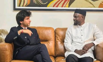 EN COULISSES  - Ousmane Sonko rencontre Juan Branco