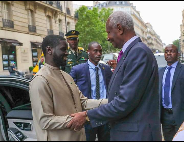 PARIS - Diomaye Faye rend visite à Abdou Diouf