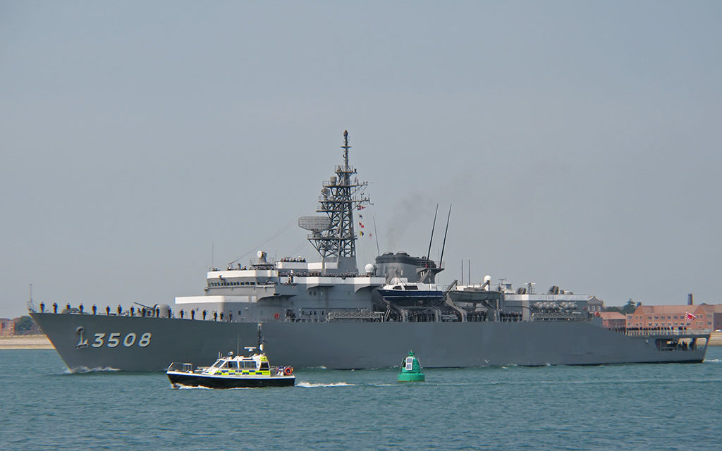 ENTRAINEMENT - Deux navires de guerre Japonais au Sénégal