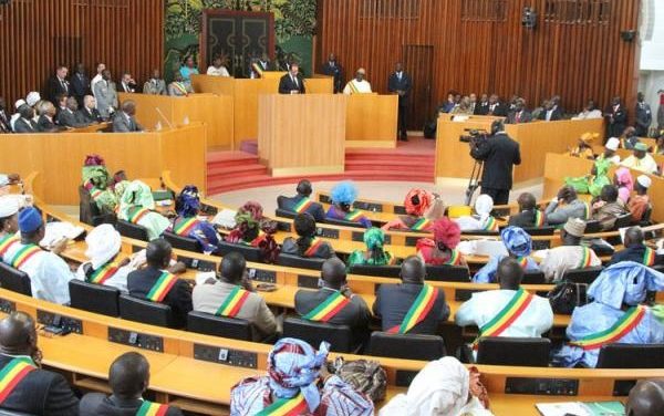 ASSEMBLEE NATIONALE - Les députés convoqués lundi et mercredi