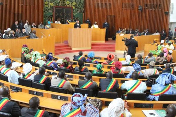 ASSEMBLEE NATIONALE - Les députés convoqués lundi et mercredi