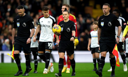 PREMIER LEAGUE - La suprenante décision imposée aux arbitres