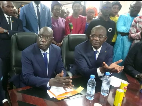 AUDIT DE LA DÉLÉGATION GÉNÉRALE À LA PROMOTION DES PÔLES URBAINS DE DIAMNIADIO ET DU LAC ROSE – Les «cafards» de Seydou Sy Sall et Diène Farba Sarr débusqués