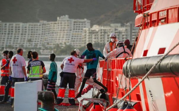 ESPAGNE - Une pirogue avec 231 personnes migrants venus du Sénégal débarque à Gran Canaria