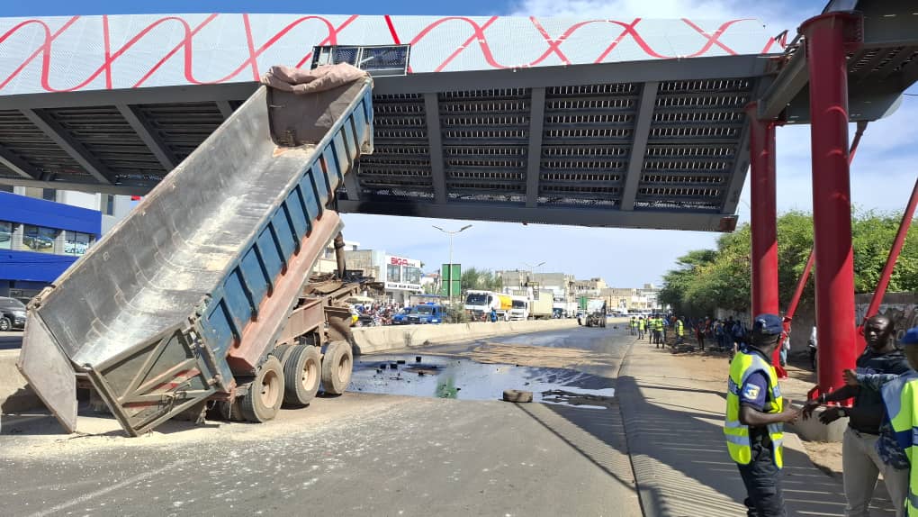 PASSERELLE PERCUTÉE À YOFF - Le chauffeur du camion placé sous mandat de dépôt