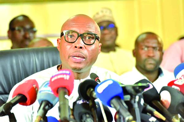 MAIRIE DE DAKAR - Les FDS interrompent la conférence de presse de Barth