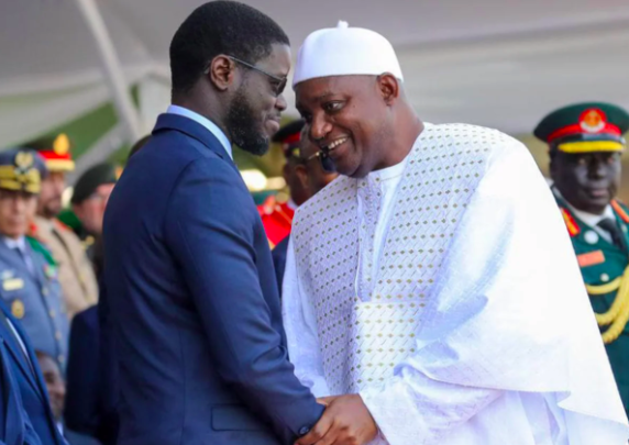 GAMBIE - Diomaye chez Barrow pour participer à la fête de l'indépendance